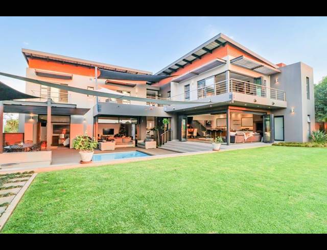 4 BEDROOM HOUSE FOR SALE IN COPPERLEAF ESTATE